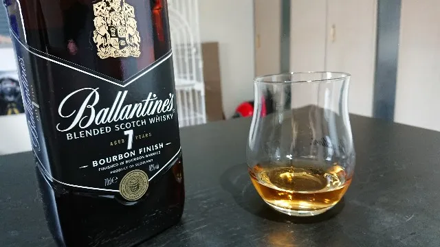 バランタイン7年の実飲時に撮影した写真（筆者撮影）