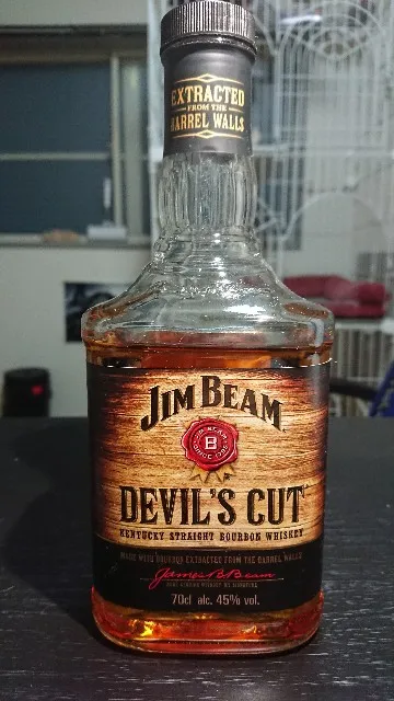ジムビーム デビルズカットの実飲時に撮影した写真（筆者撮影）